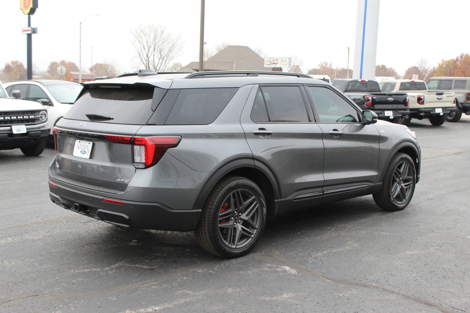New 2026 Ford Explorer ST-Line w/ ST-Line Street Pack image 5