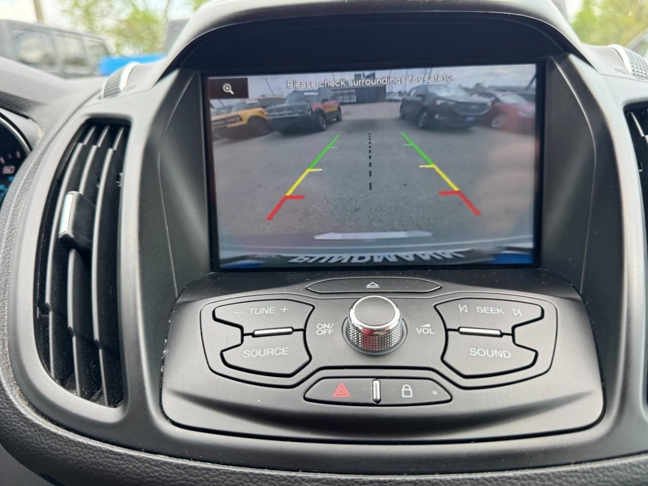 Used 2015 Ford Escape SE w/ Equipment Group 201A image 20