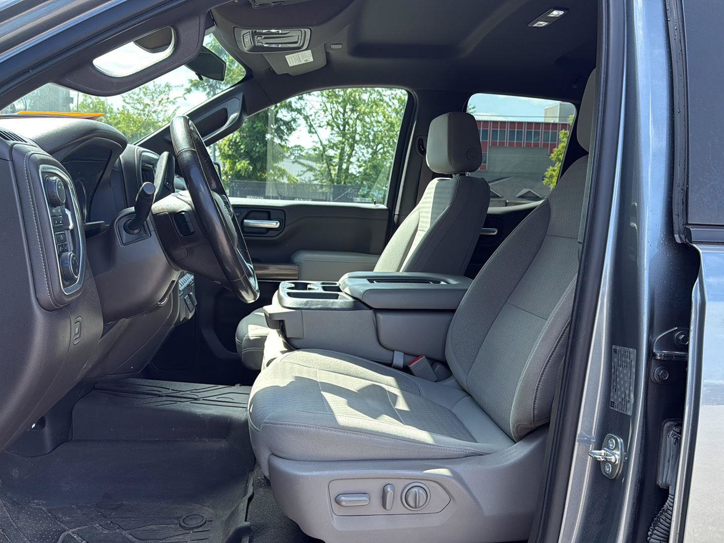 Used 2019 Chevrolet Silverado 1500 LT w/ All-Star Edition AWD/4WD image 9