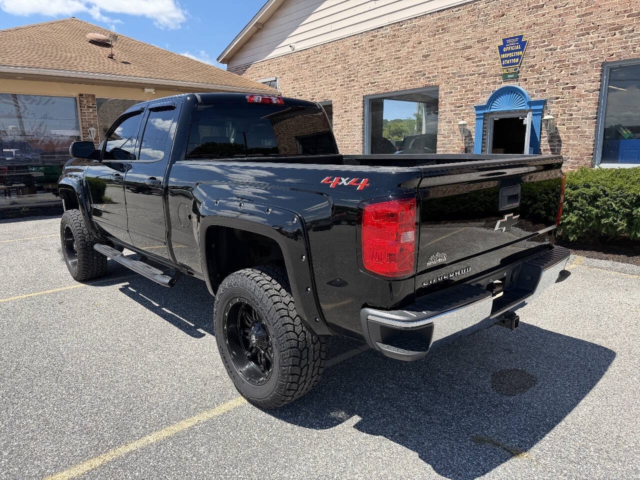 Used 2018 Chevrolet Silverado 1500 LT AWD/4WD image 5