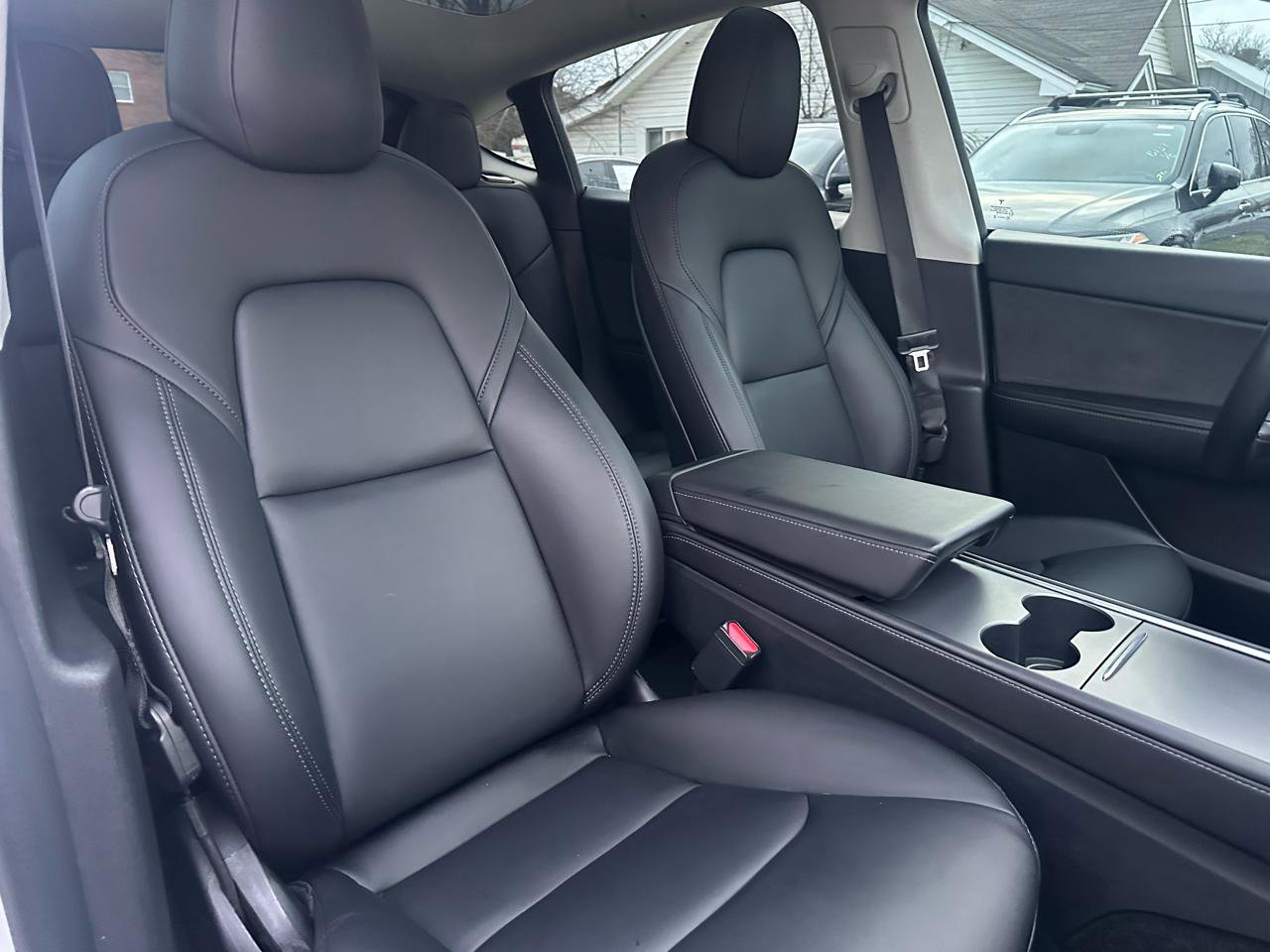 Used 2022 Tesla Model Y Long Range image 27
