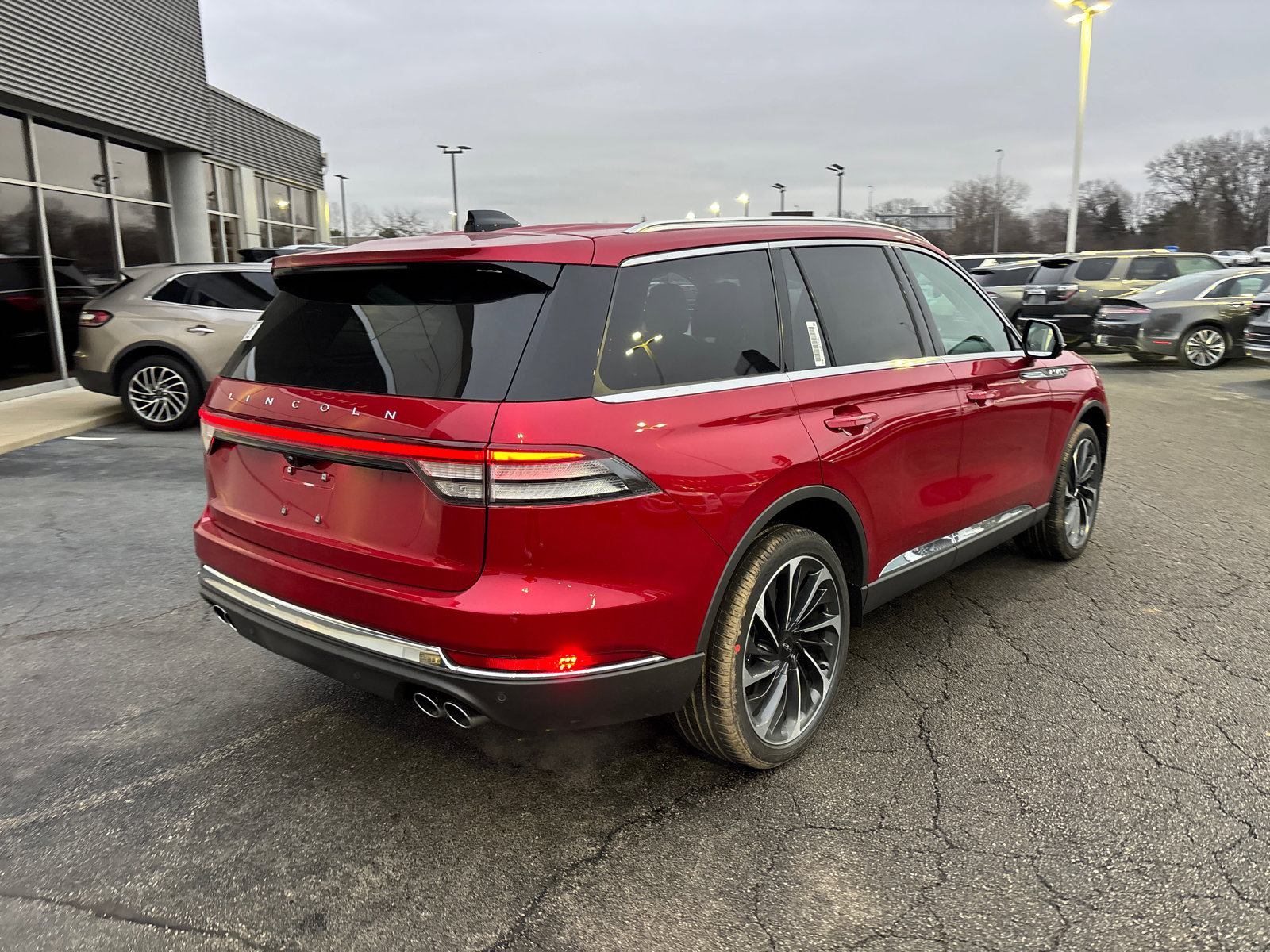 New 2026 Lincoln Aviator Reserve w/ Illumination Package AWD/4WD image 7