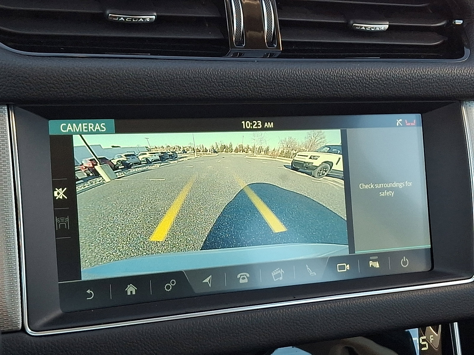 Used 2020 Jaguar XF Premium image 19