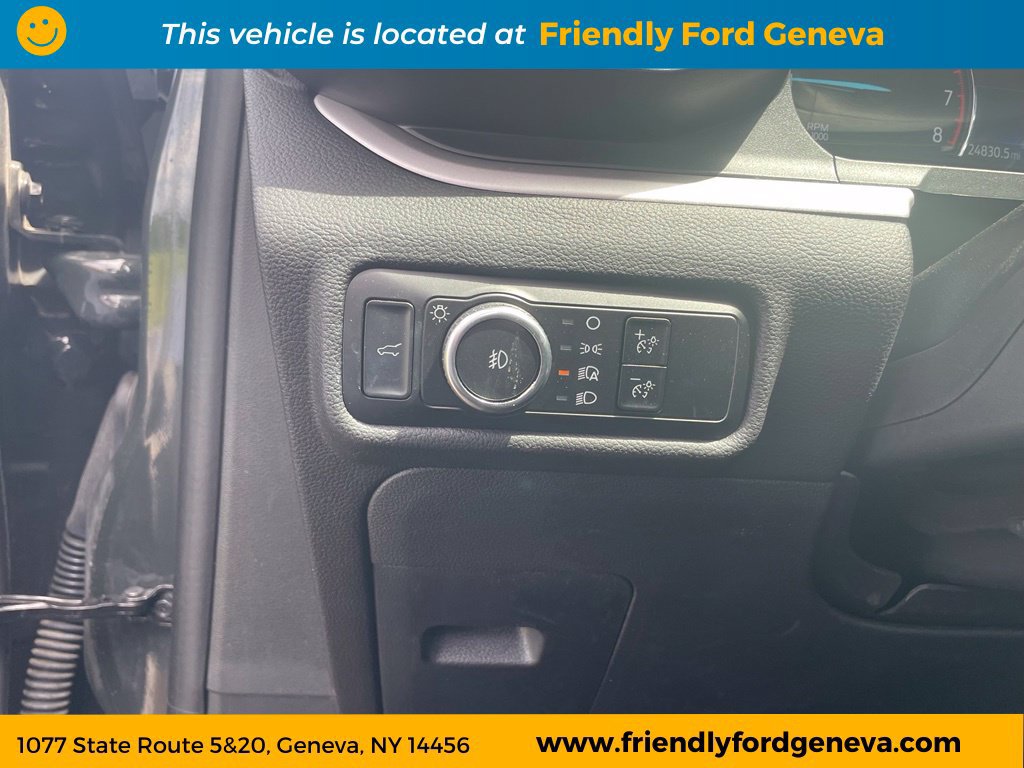 Used 2024 Ford Explorer XLT w/ Equipment Group 202A AWD/4WD image 13