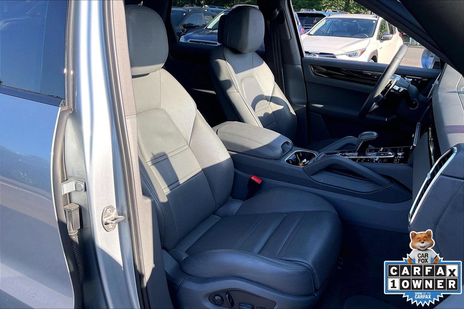 Used 2023 Porsche Cayenne Platinum Edition AWD/4WD image 7