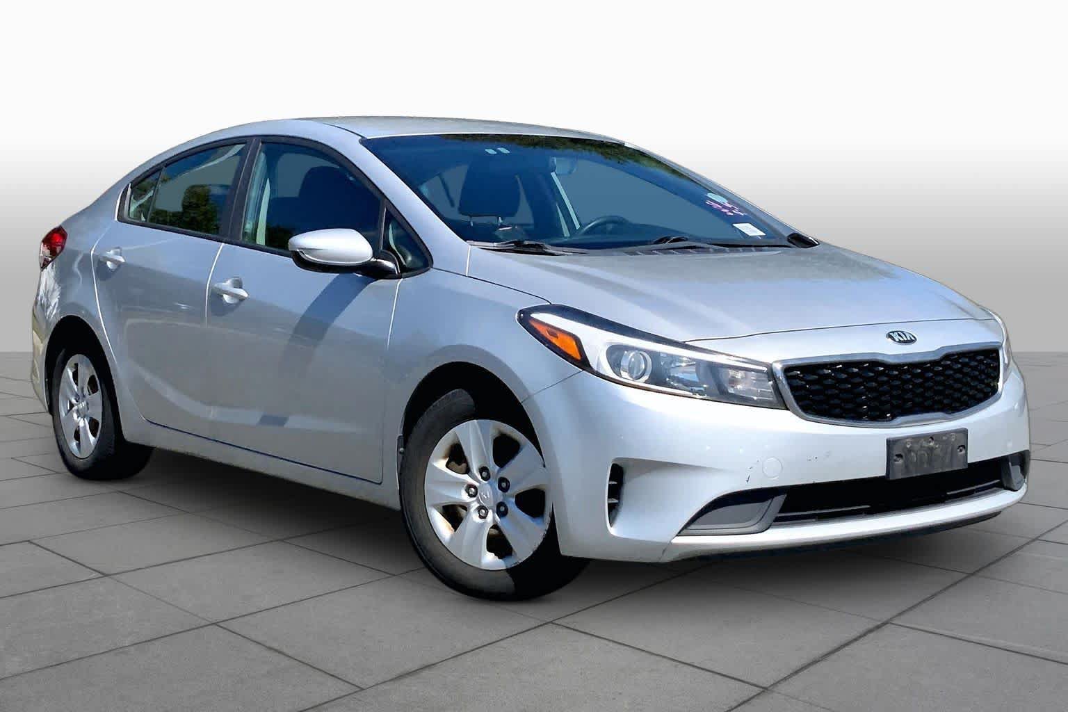 Used 2017 Kia Forte LX FWD image 3
