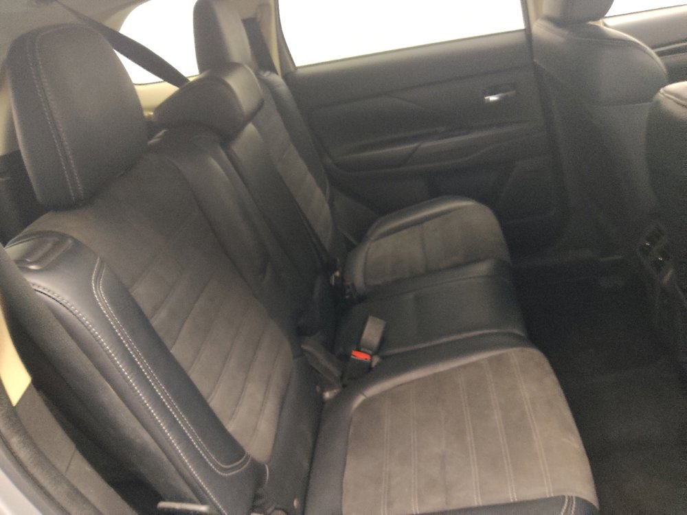 Used 2019 Mitsubishi Outlander SE image 19