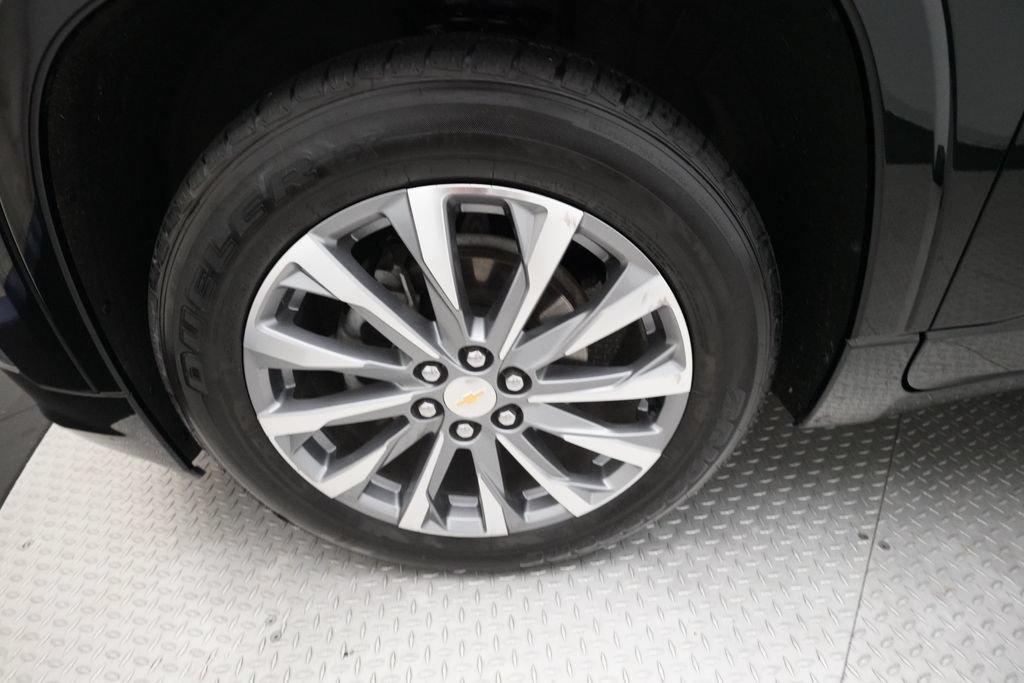 Used 2023 Chevrolet Traverse Premier AWD/4WD image 28
