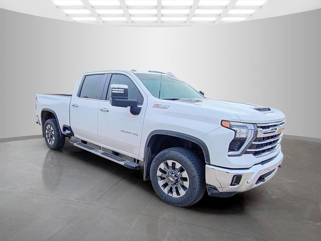 Used 2024 Chevrolet Silverado 2500 LTZ w/ LTZ Convenience Package image 3