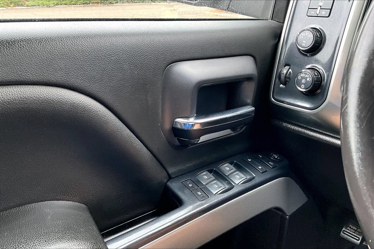 Used 2019 Chevrolet Silverado 1500 LT w/ All Star Edition AWD/4WD image 31