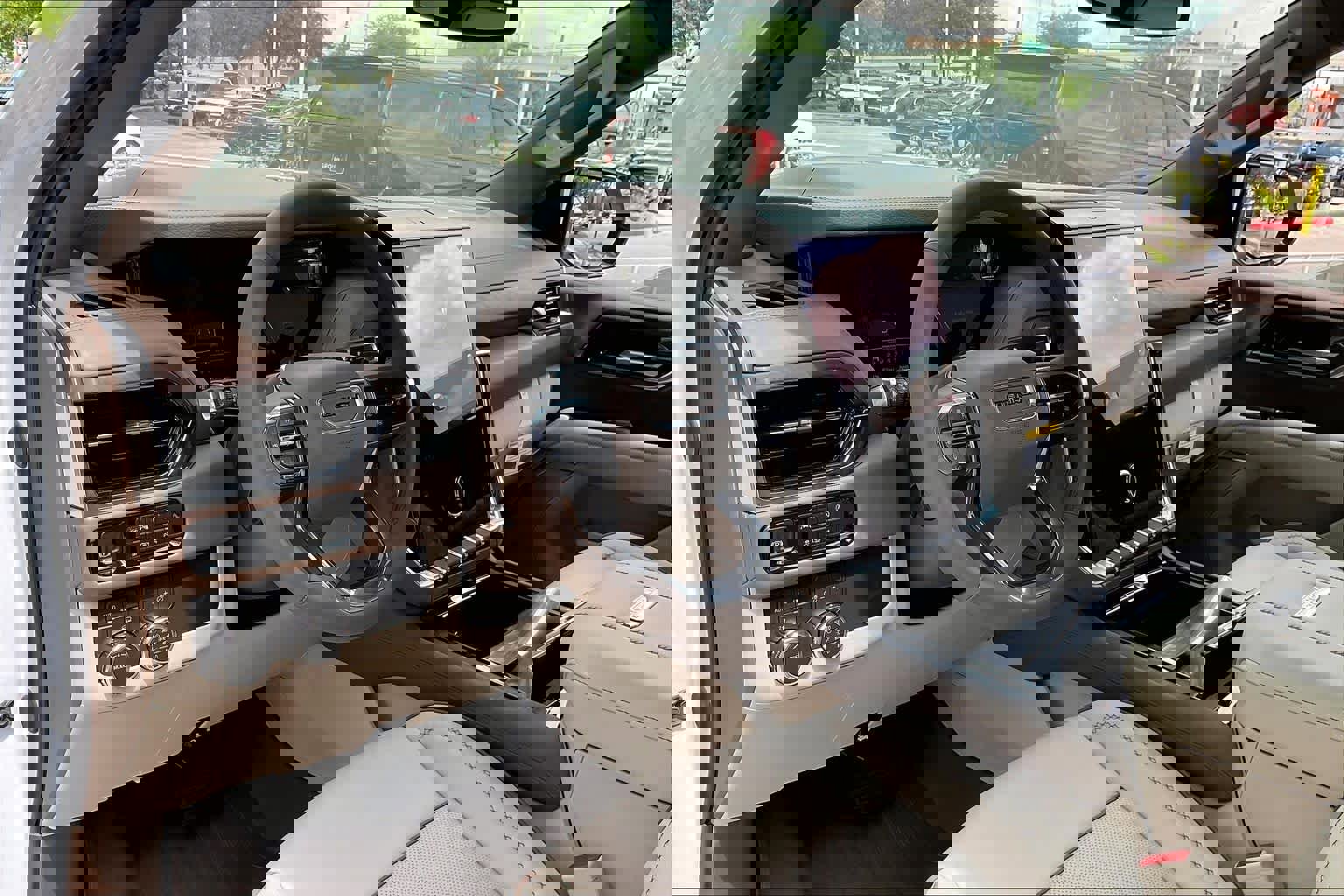 New 2026 GMC Yukon Denali w/ Sun & Power Step Package image 10