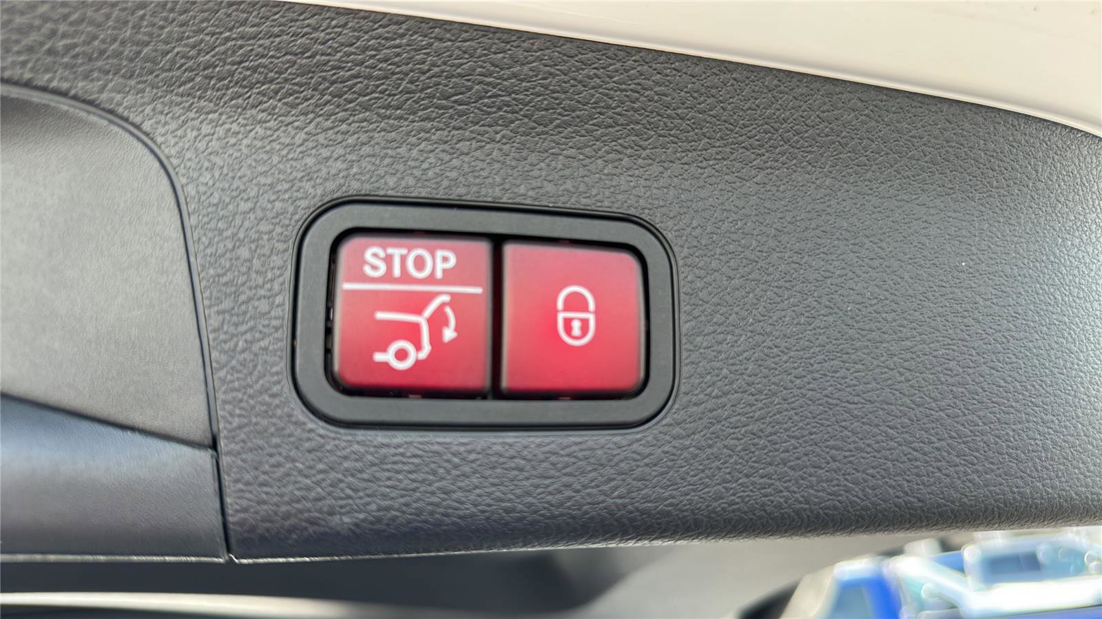 Used 2022 Mercedes-Benz GLS 450 4MATIC image 12