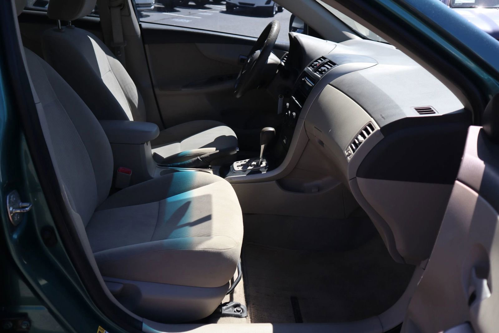 Used 2010 Toyota Corolla LE image 9