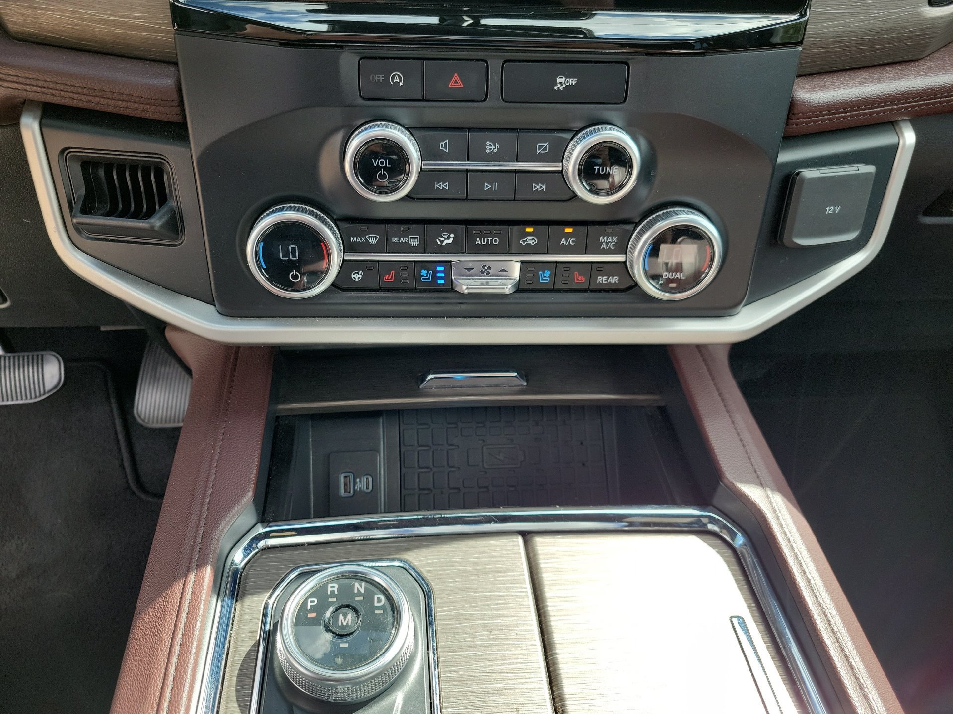 Used 2024 Ford Expedition Limited RWD image 36