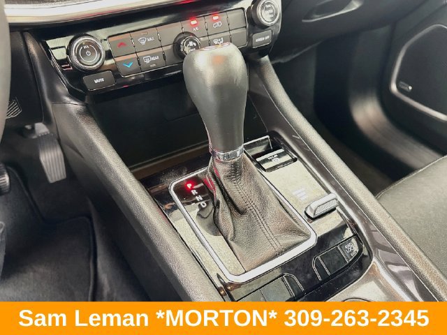 Used 2023 Jeep Compass Latitude w/ Sun and Sound Group AWD/4WD image 16