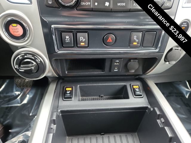 Used 2018 Nissan Titan SL image 41