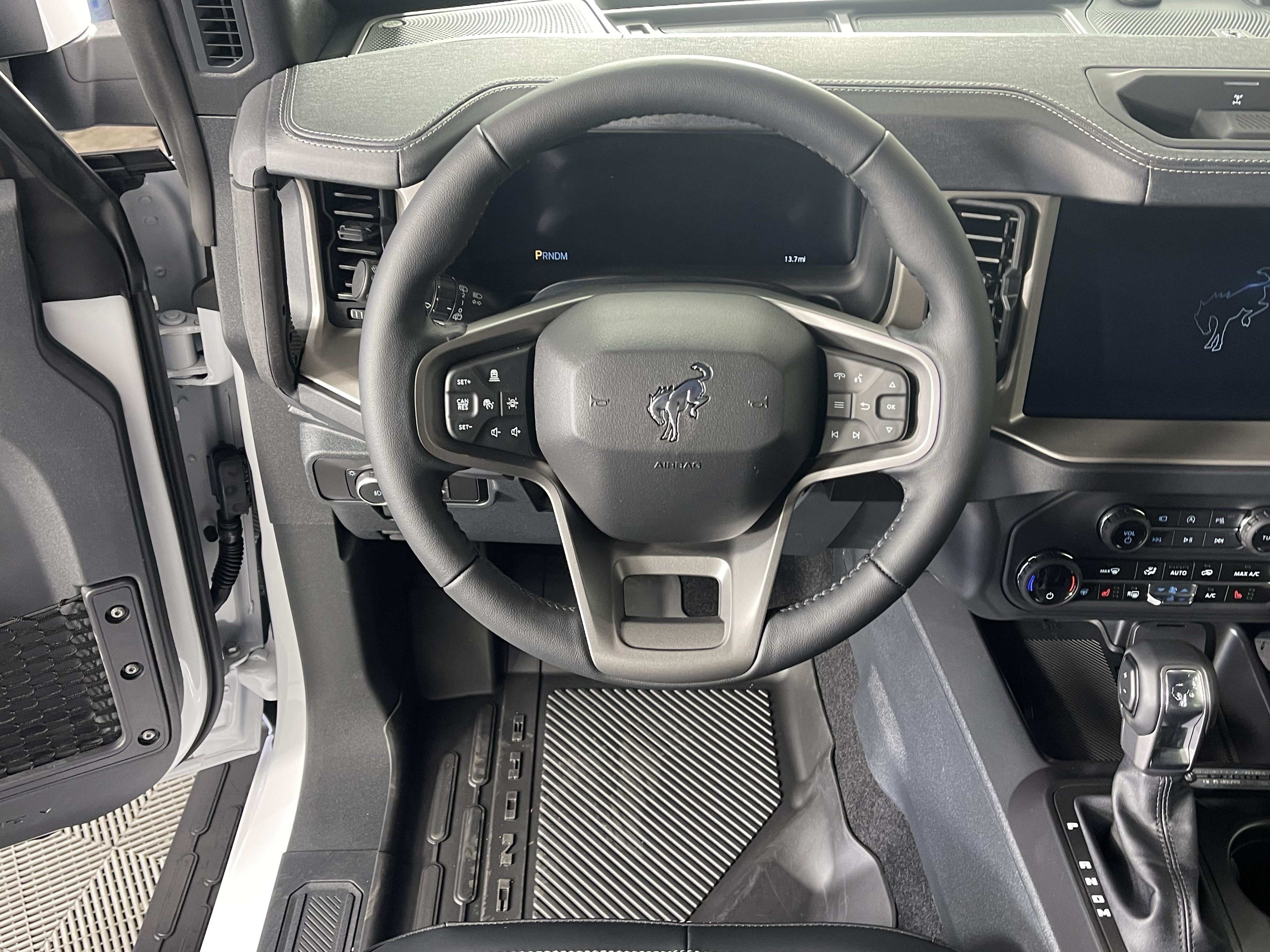 New 2026 Ford Bronco Outer Banks w/ Sasquatch Package AWD/4WD image 13