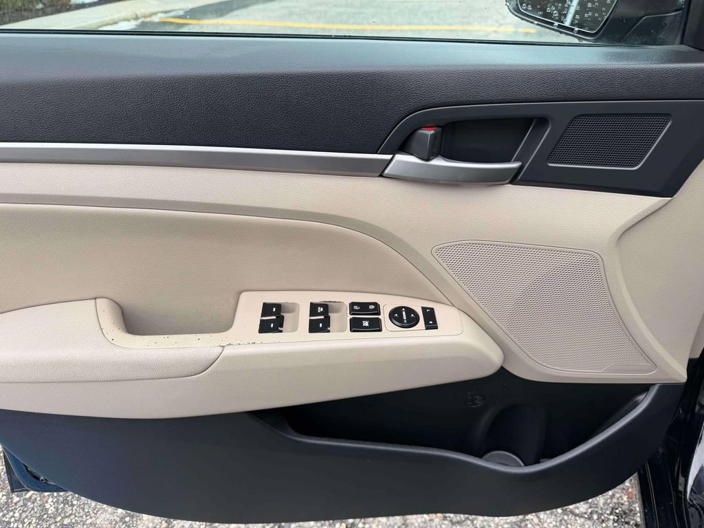 Used 2017 Hyundai Elantra Limited FWD image 15