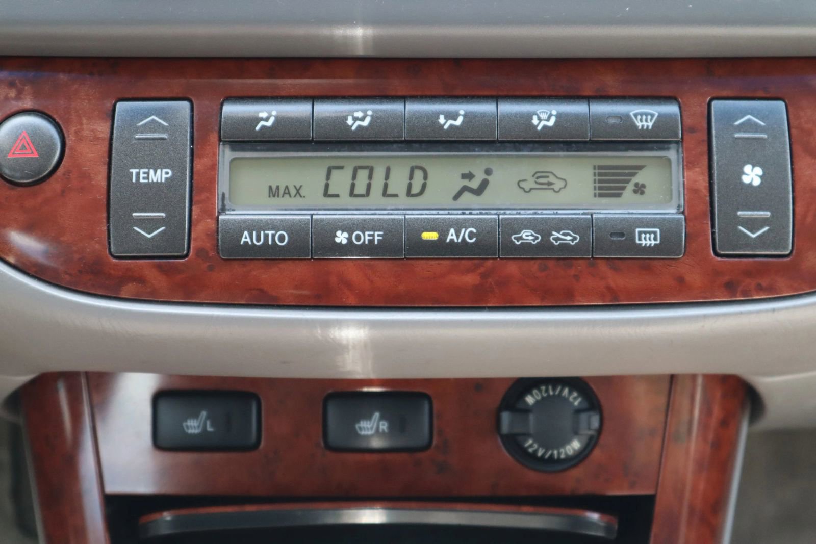 Used 2006 Toyota Camry XLE FWD image 22