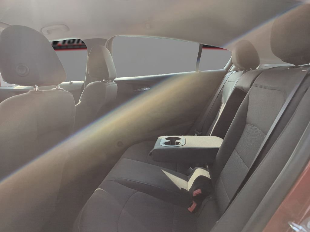 Used 2018 Chevrolet Cruze LT w/ Convenience Package image 10