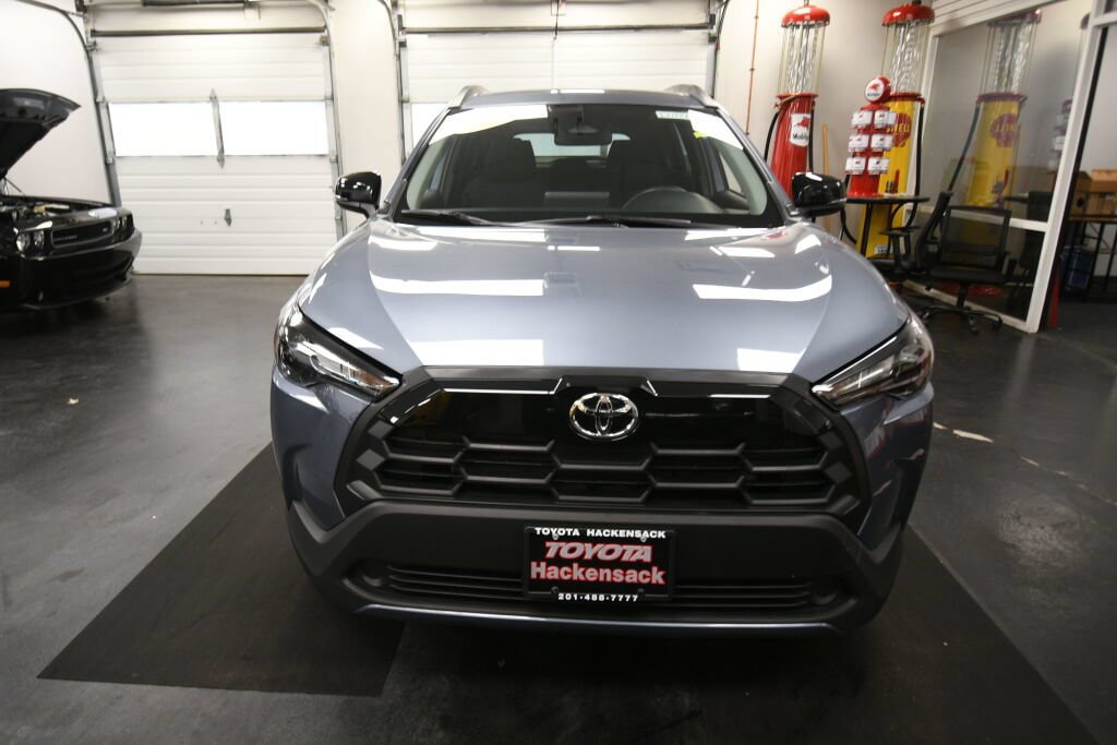 Certified 2026 Toyota Corolla Cross LE FWD image 3