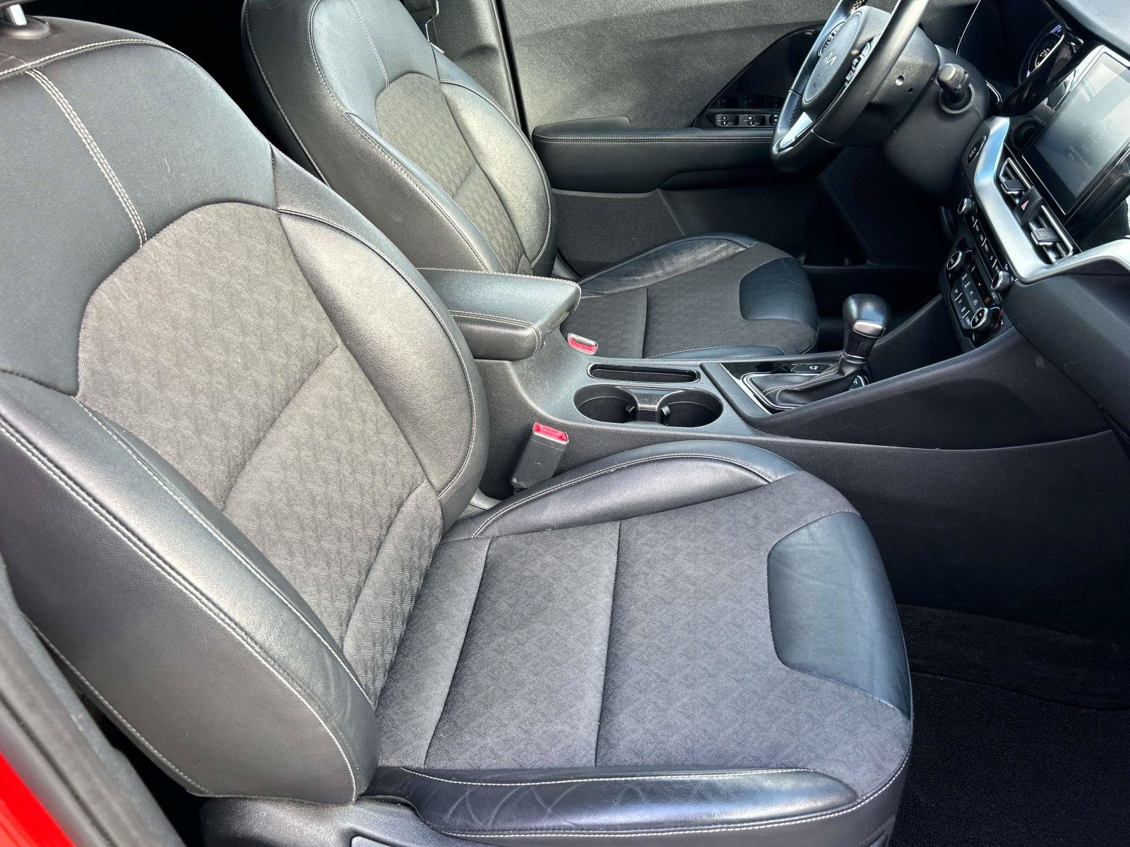 Used 2022 Kia Niro LXS FWD image 22