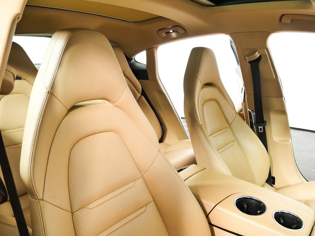 Used 2018 Porsche Panamera RWD image 23