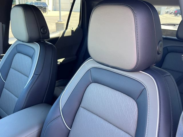 New 2026 Chevrolet Equinox LT w/ Convenience Package II FWD image 8