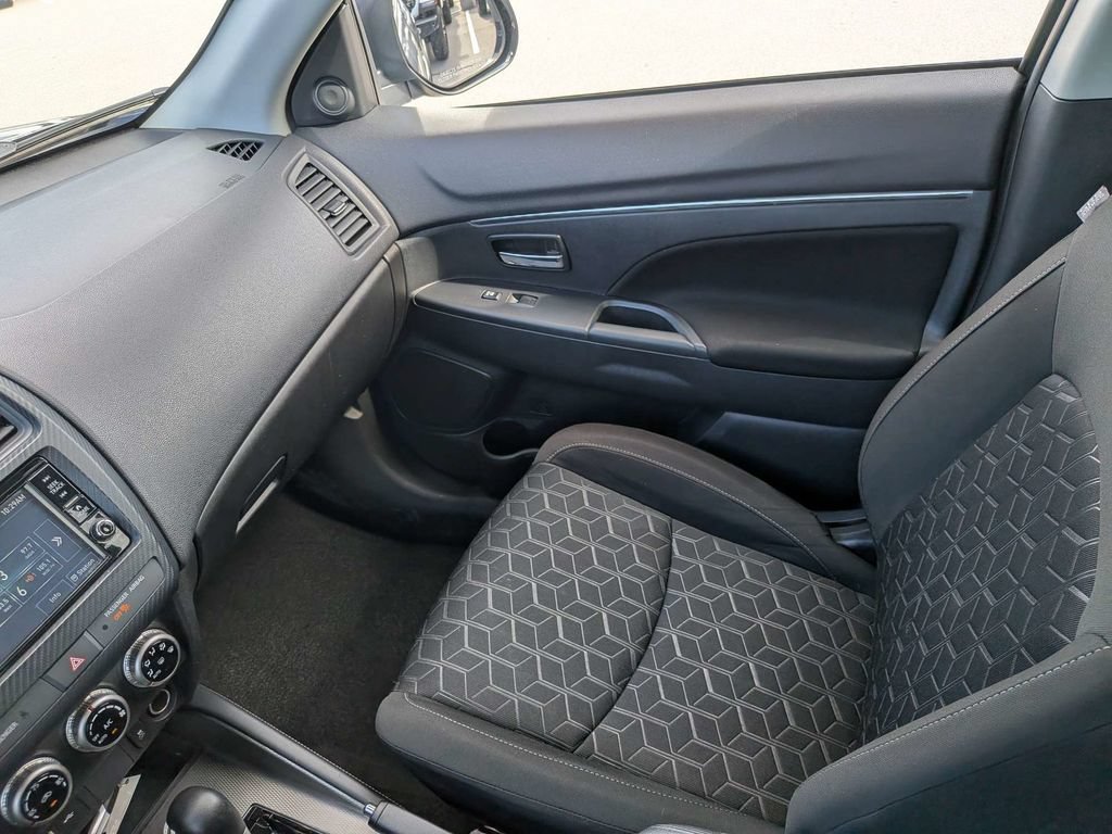 Used 2024 Mitsubishi Outlander Sport ES AWD/4WD image 16