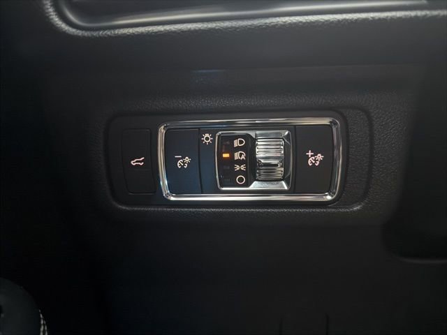 Used 2022 Lincoln Corsair Reserve w/ Elements Package image 27