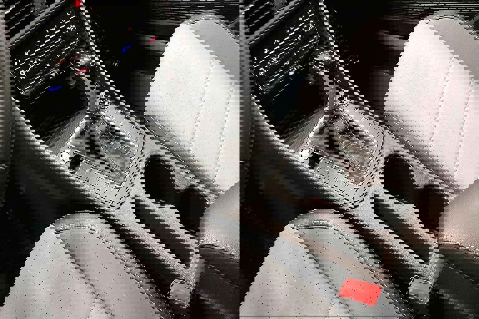 Used 2025 Volkswagen Jetta SE w/ Black Wheel Package image 20