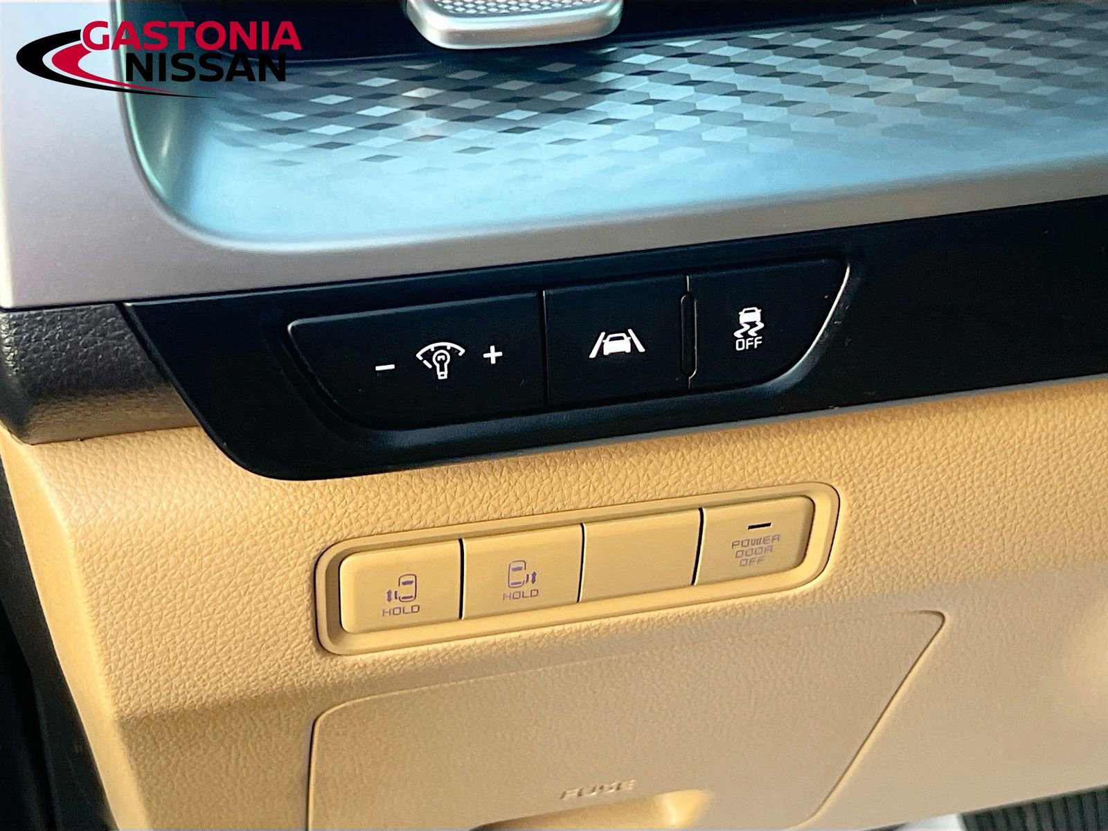 Used 2024 Kia Carnival LX image 13