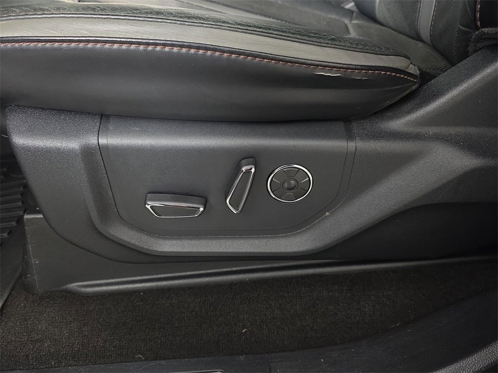 Used 2019 Ford F150 Platinum w/ Equipment Group 701A Luxury image 21