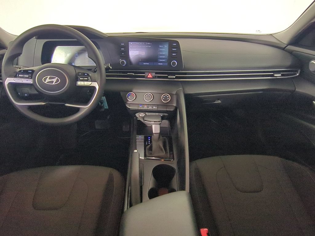 Used 2025 Hyundai Elantra SE FWD image 16
