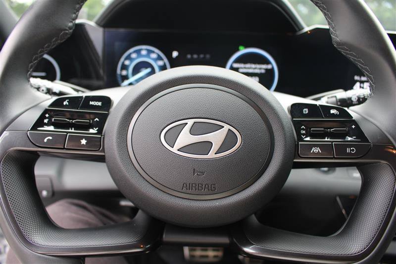 Used 2025 Hyundai Elantra SEL FWD image 12
