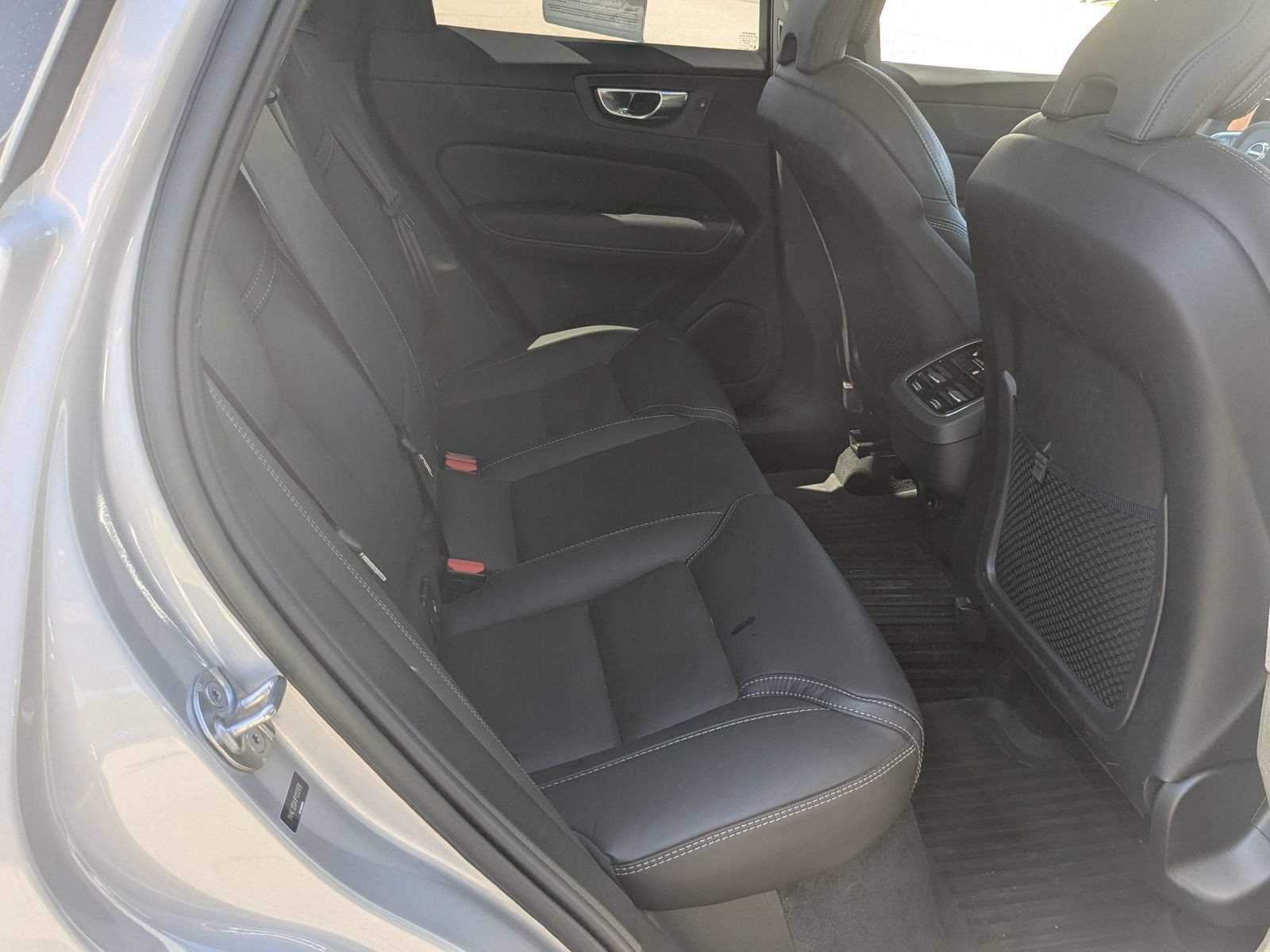 Used 2023 Volvo XC60 B5 Ultimate w/ Climate Package FWD image 38