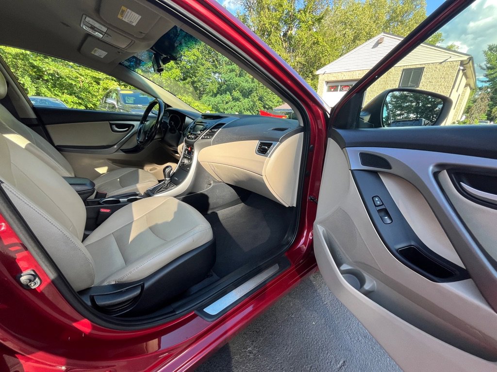 Used 2016 Hyundai Elantra Limited image 6