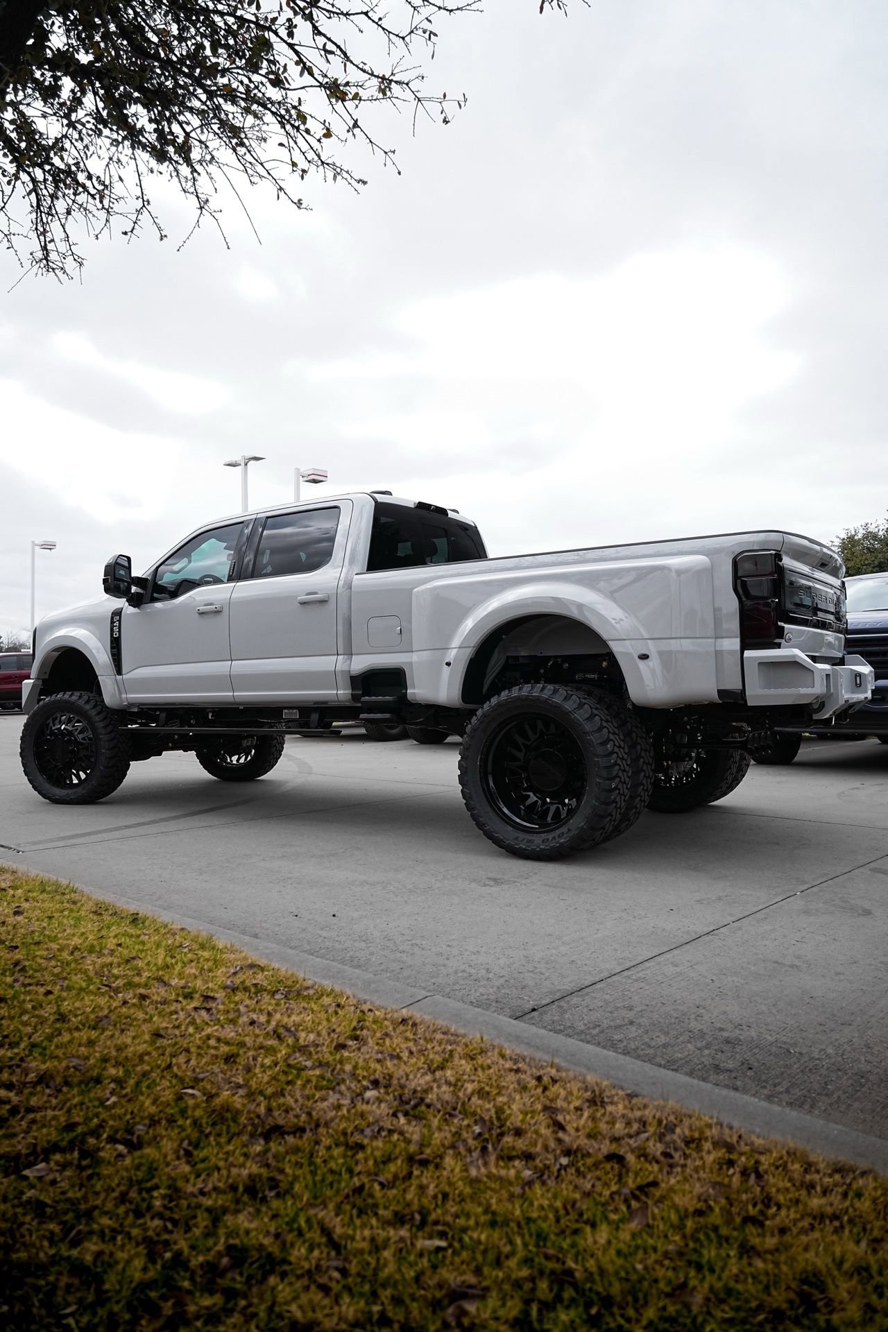 Used 2026 Ford F450 Platinum image 2