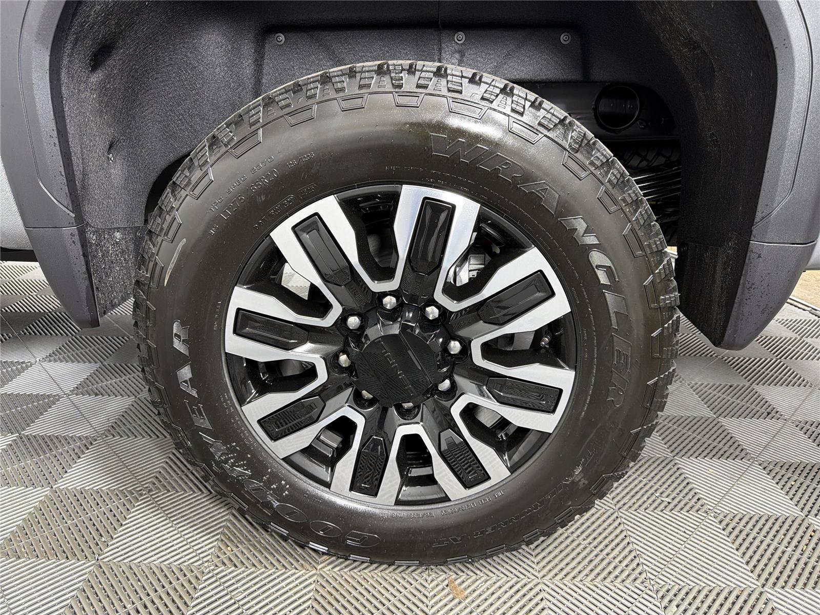 New 2026 GMC Sierra 2500 Denali Ultimate AWD/4WD image 19