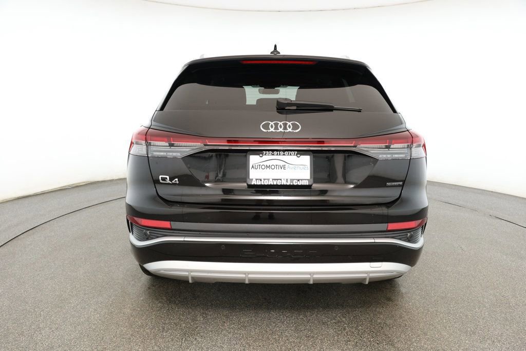 Used 2025 Audi Q4 e-tron Premium image 5