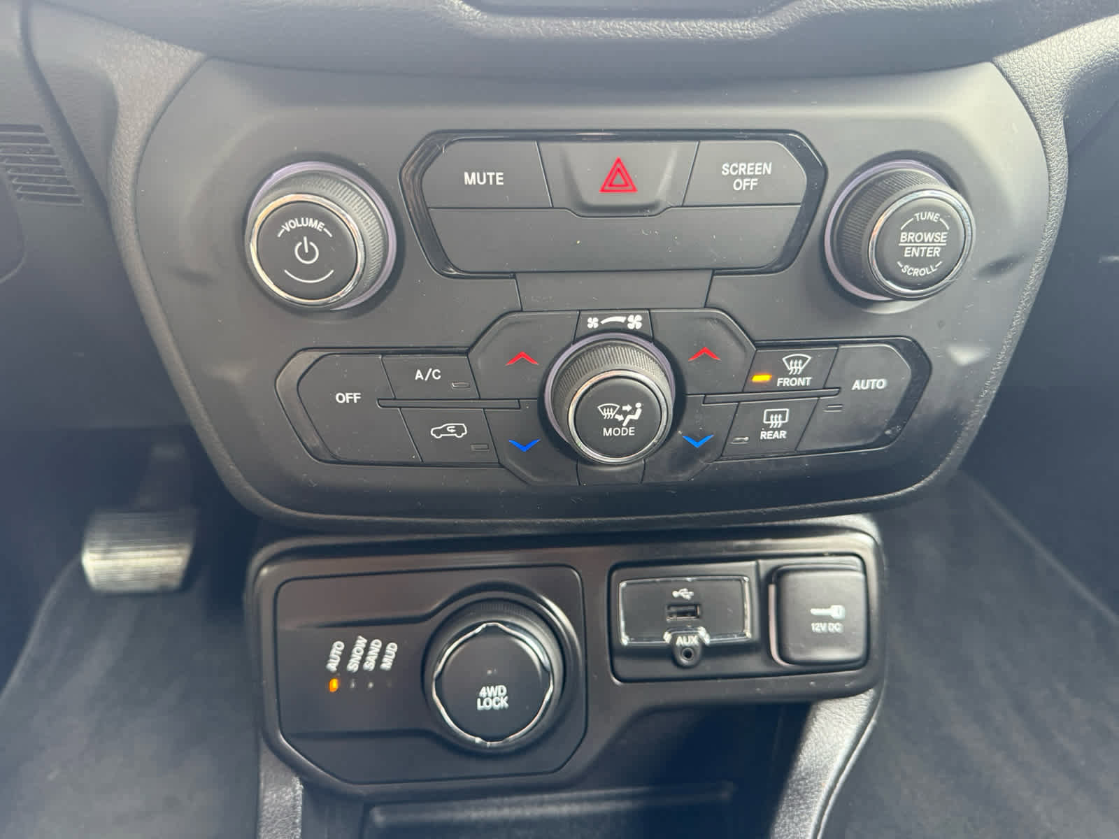 Used 2020 Jeep Renegade Latitude image 15