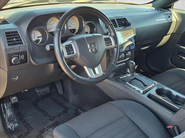 Used 2013 Dodge Challenger SXT RWD image 10