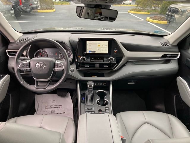 Certified 2023 Toyota Highlander XLE image 25