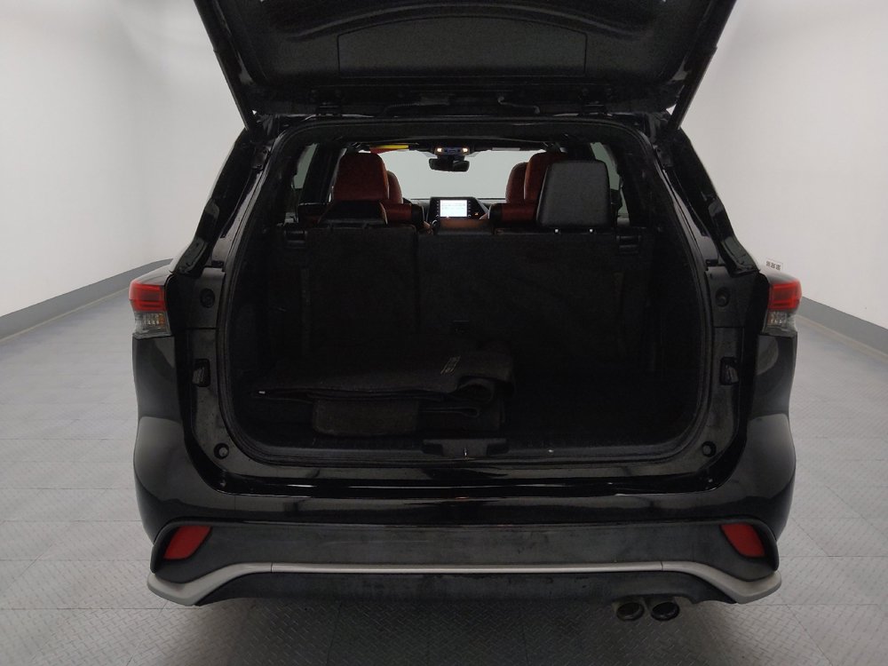 Used 2021 Toyota Highlander XSE FWD image 29