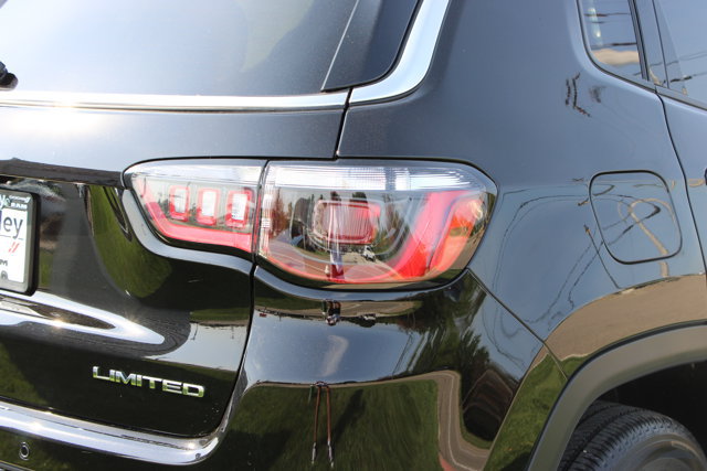New 2026 Jeep Compass Limited AWD/4WD image 32