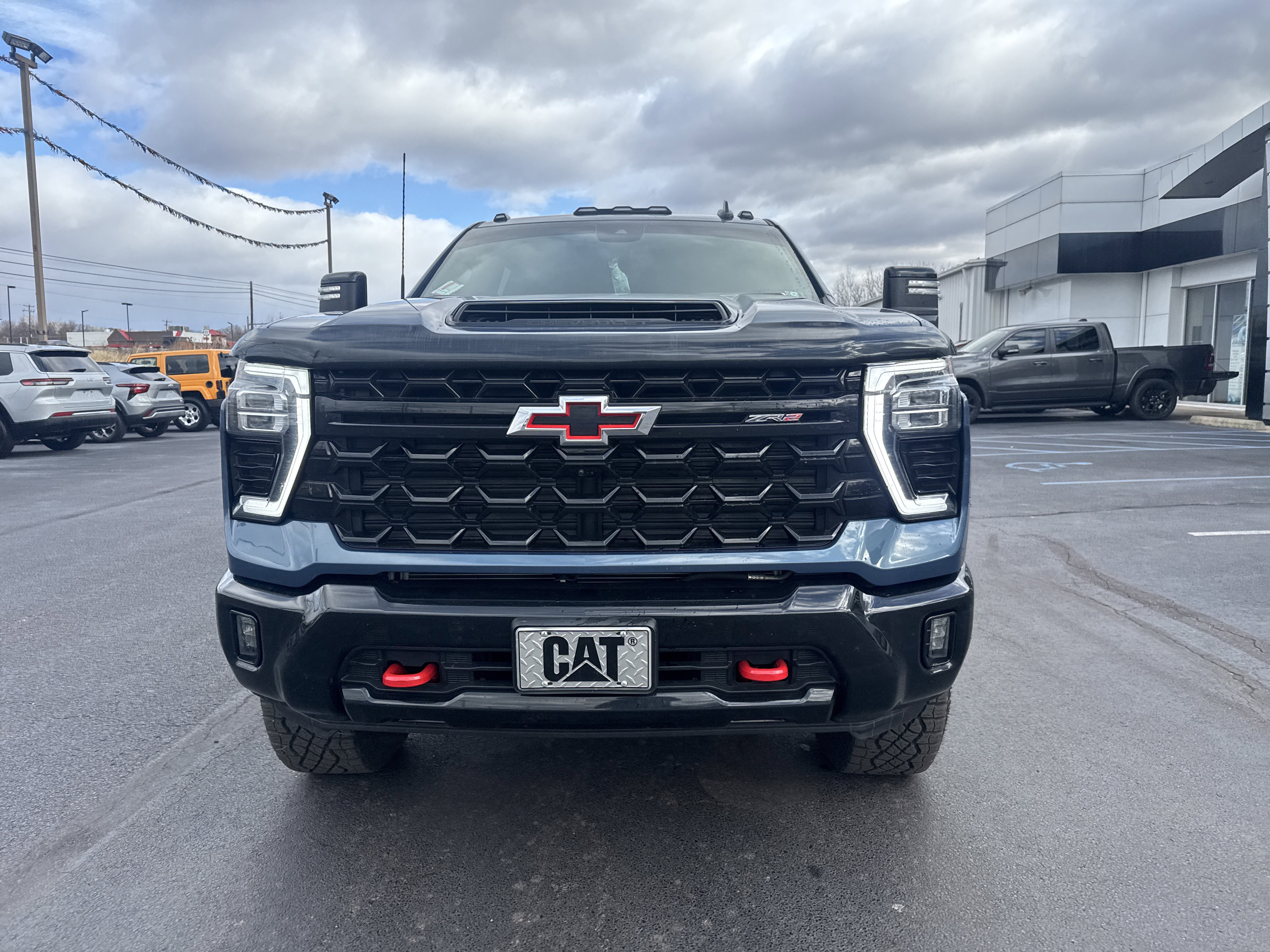 Used 2024 Chevrolet Silverado 2500 ZR2 w/ Technology Package image 9