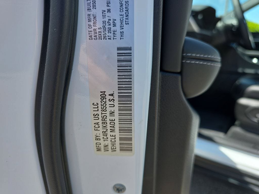 New 2026 Jeep Grand Cherokee L Limited w/ Limited Altitude Package AWD/4WD image 40