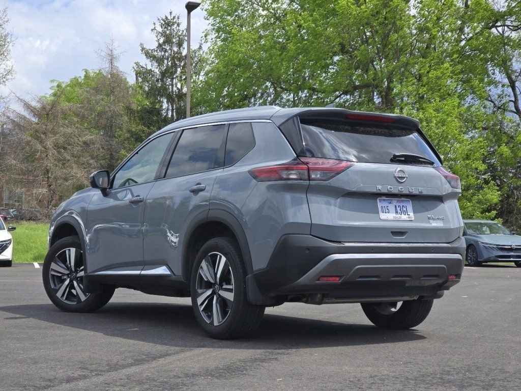 Used 2023 Nissan Rogue SL AWD/4WD image 11