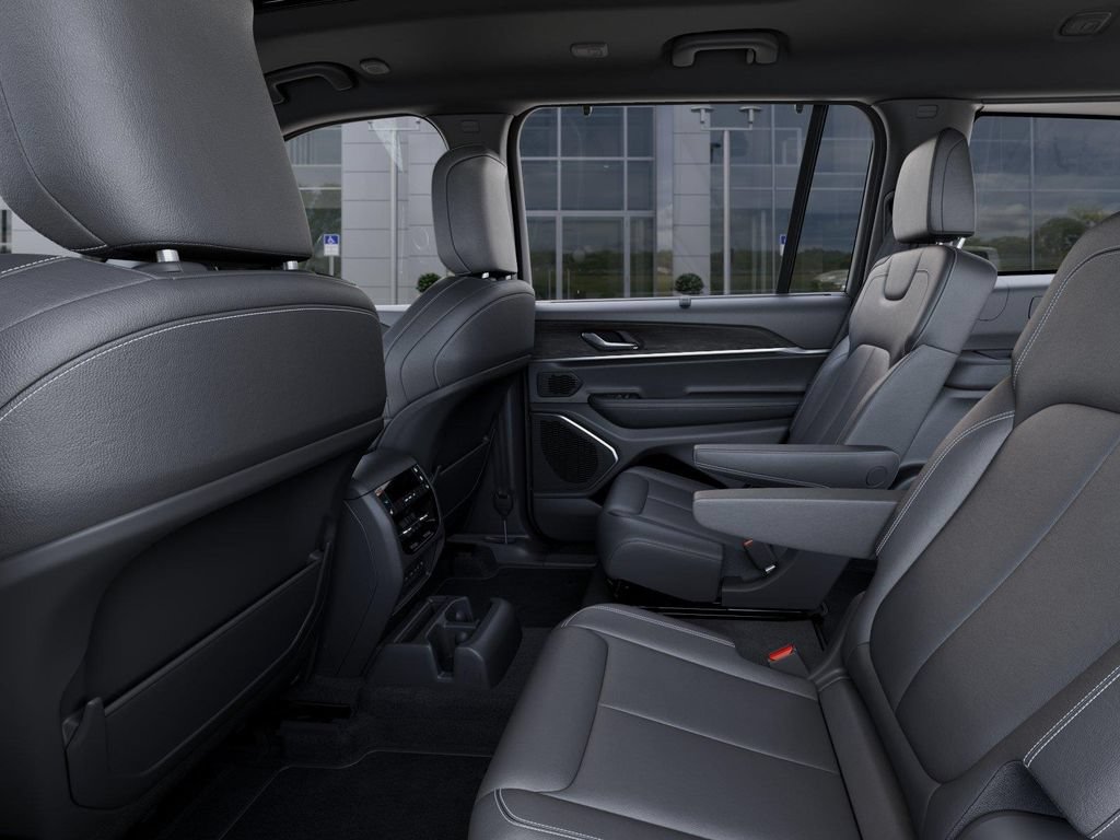 New 2026 Jeep Grand Cherokee L Limited w/ Luxury Tech Group II AWD/4WD image 23