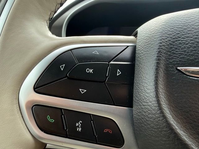 Used 2020 Chrysler Pacifica Limited image 19